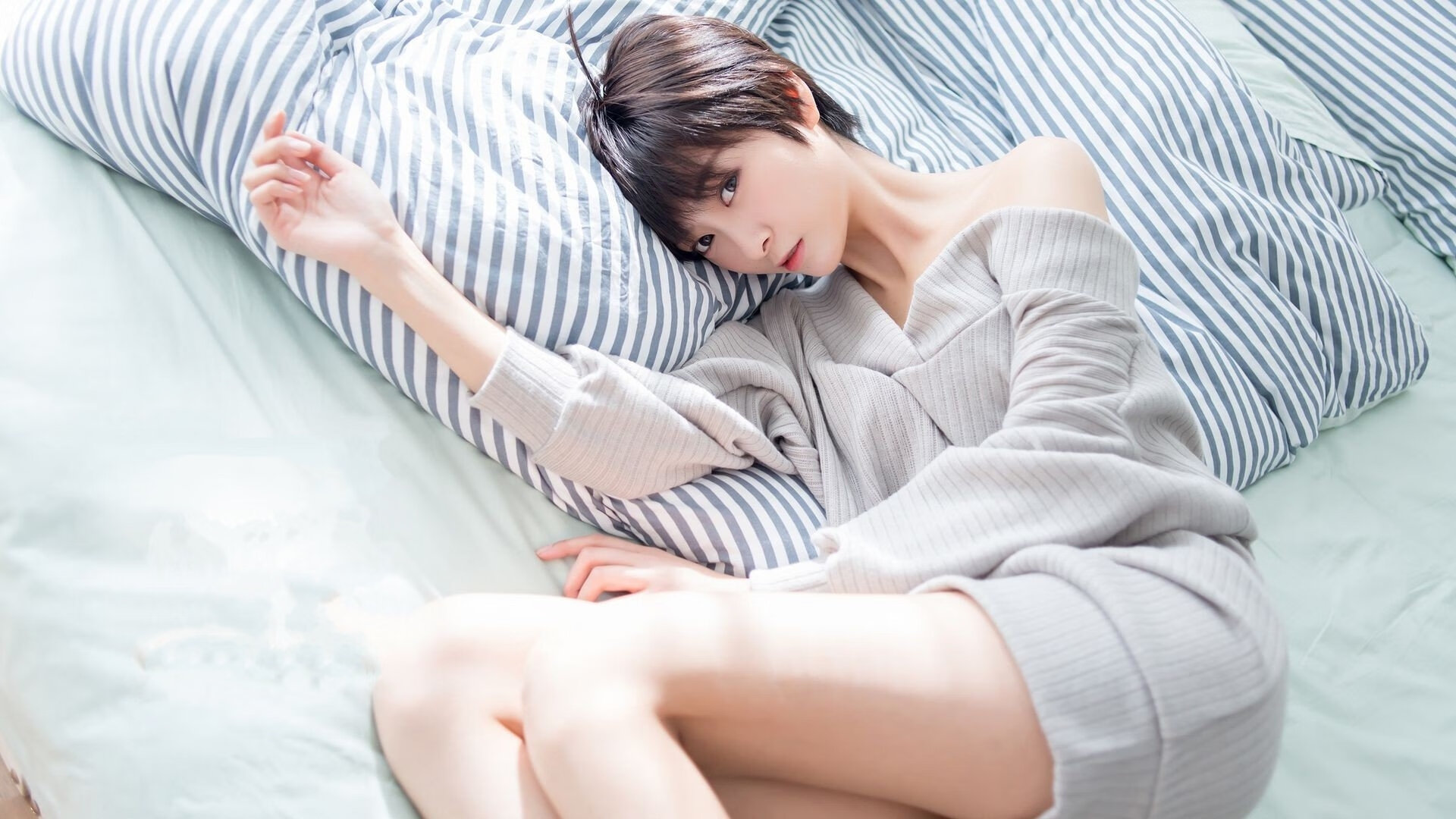 爱游戏app下载-布莱克本高强度逼抢，蓝白军团冲击季后赛，布莱克本vs