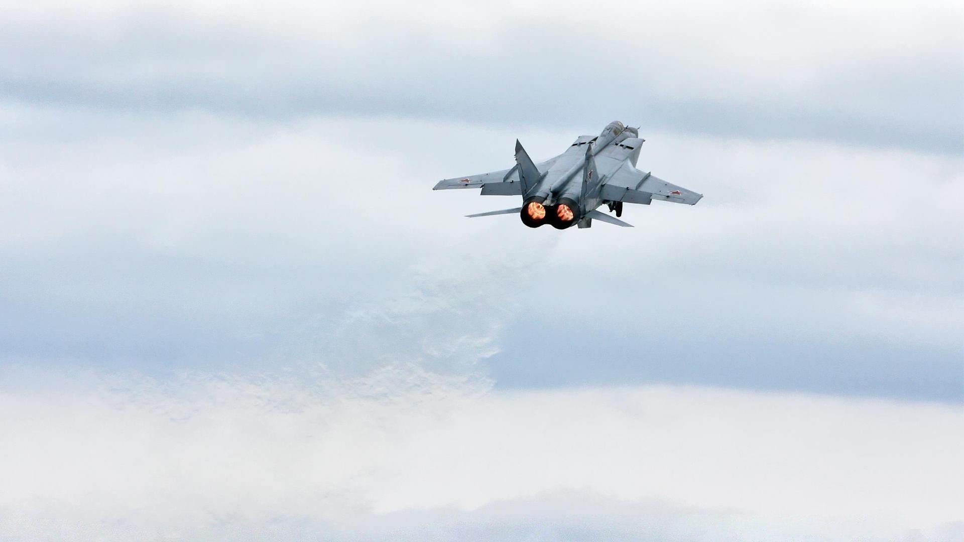 场馆座椅设计优化提升长时间观赛舒适度,体育场馆座椅品牌