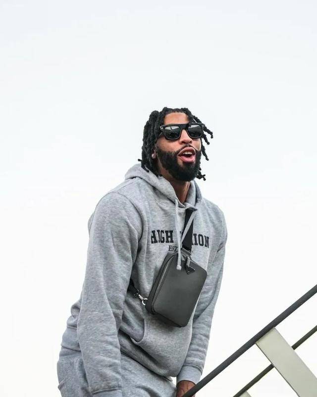 安东尼·戴维斯:湖人内线的守护者的简单介绍 安东尼·戴维斯:湖人内线的守护者的简单介绍