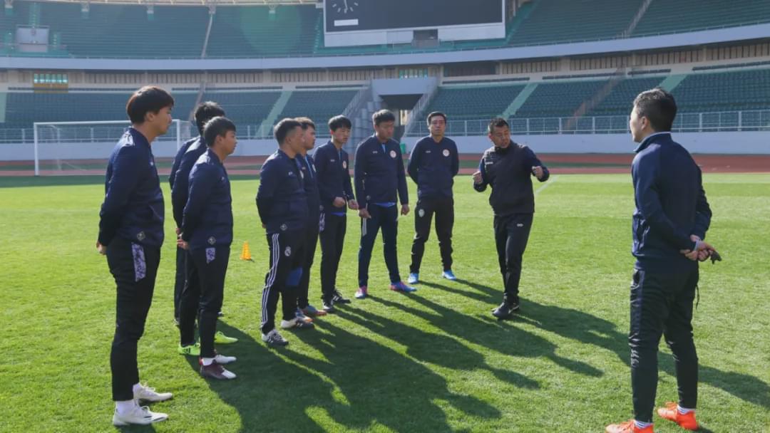 爱游戏APP:中国足球青训教练员认证体系建立：专业能力、执教经验与道德规范的简单介绍