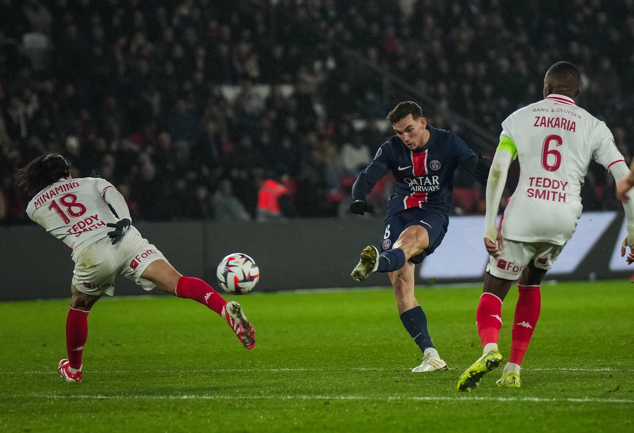 关于爱游戏体育:法甲的国际巨星:如何影响本土足球的信息 关于爱游戏体育:法甲的国际巨星:如何影响本土足球的信息